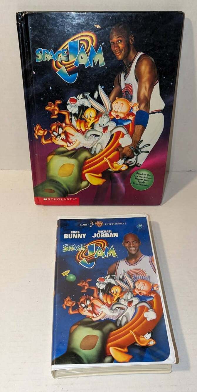 Vintage 1997 Space Jam VHS Book Mint Looney Tunes, Michael Jordan Clamshell
